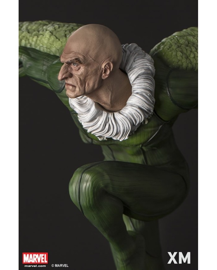 Premium Collectibles: Vulture Statue