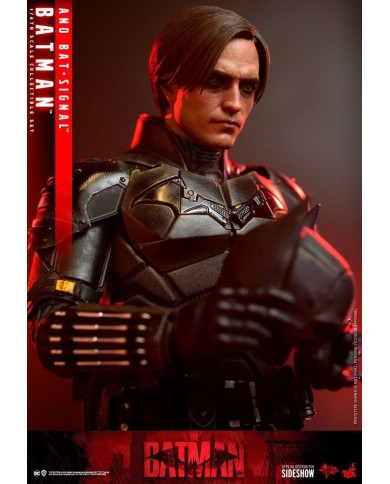 Batman and Bat-Signal Collectible Set by Hot Toys Movie Masterpiece Series - The Batman