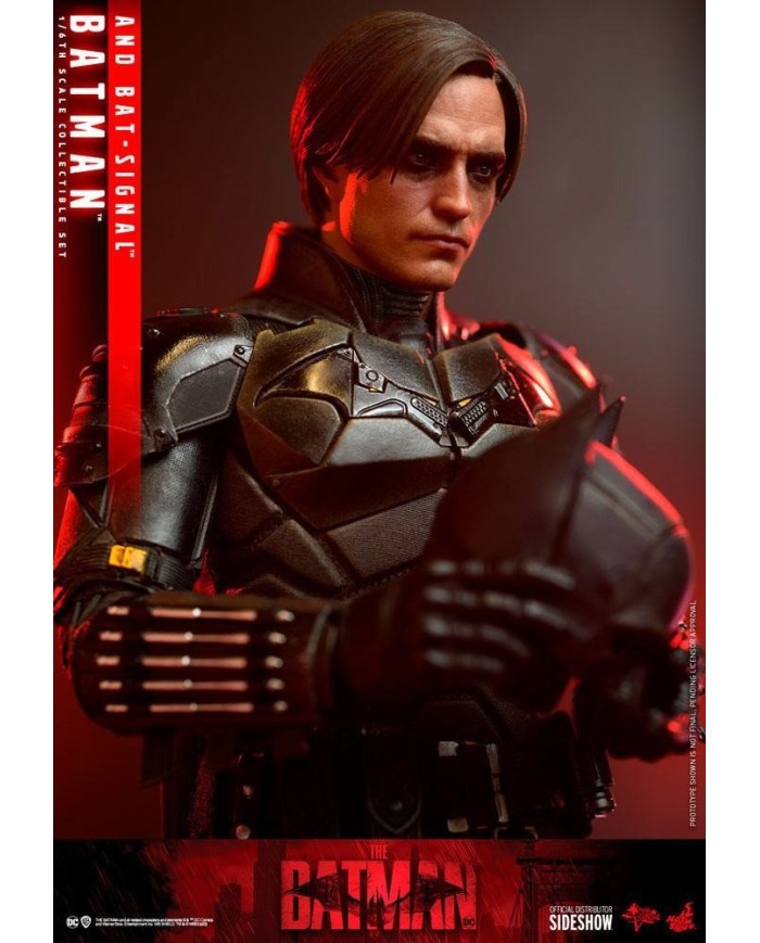 Batman and Bat-Signal Collectible Set by Hot Toys Movie Masterpiece Series - The Batman