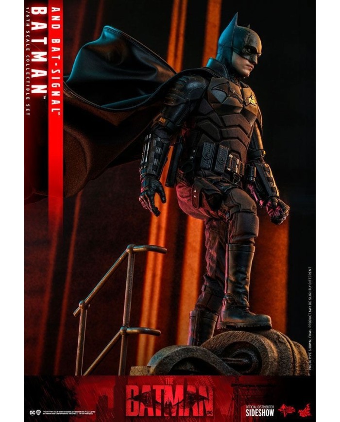 Batman and Bat-Signal Collectible Set by Hot Toys Movie Masterpiece Series - The Batman
