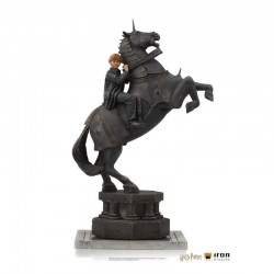 Ron Weasley at the Wizard Chess Harry Potter Deluxe Art Scale Statue 1/10