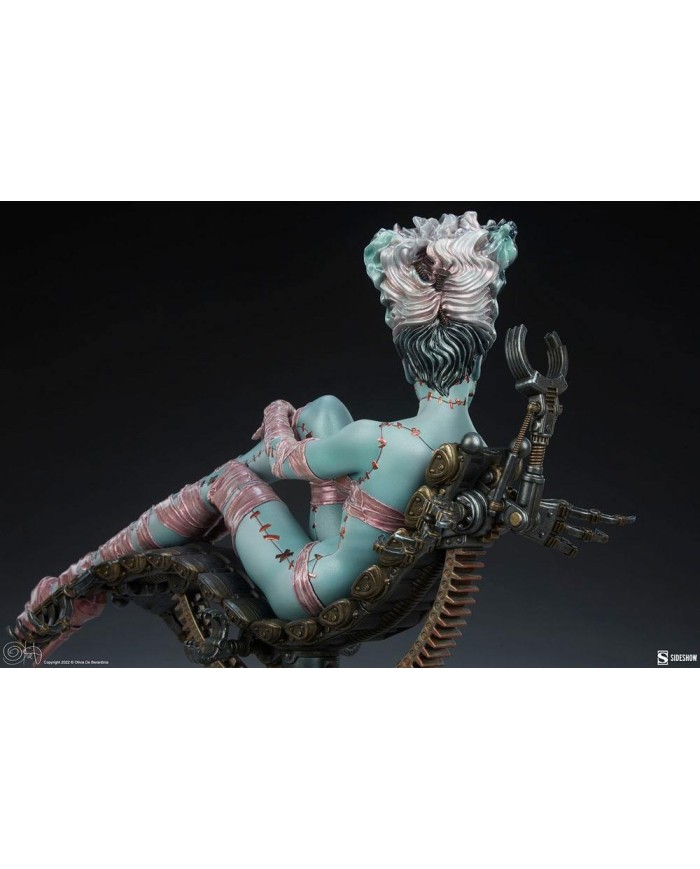 Frankie Reborn - Olivia De Berardinis Estatua