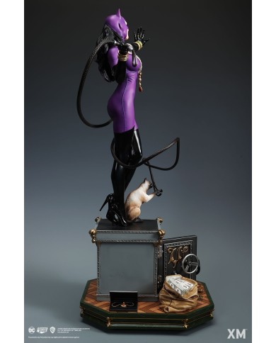 Catwoman Classic 1/4 Premium Collectibles Statue