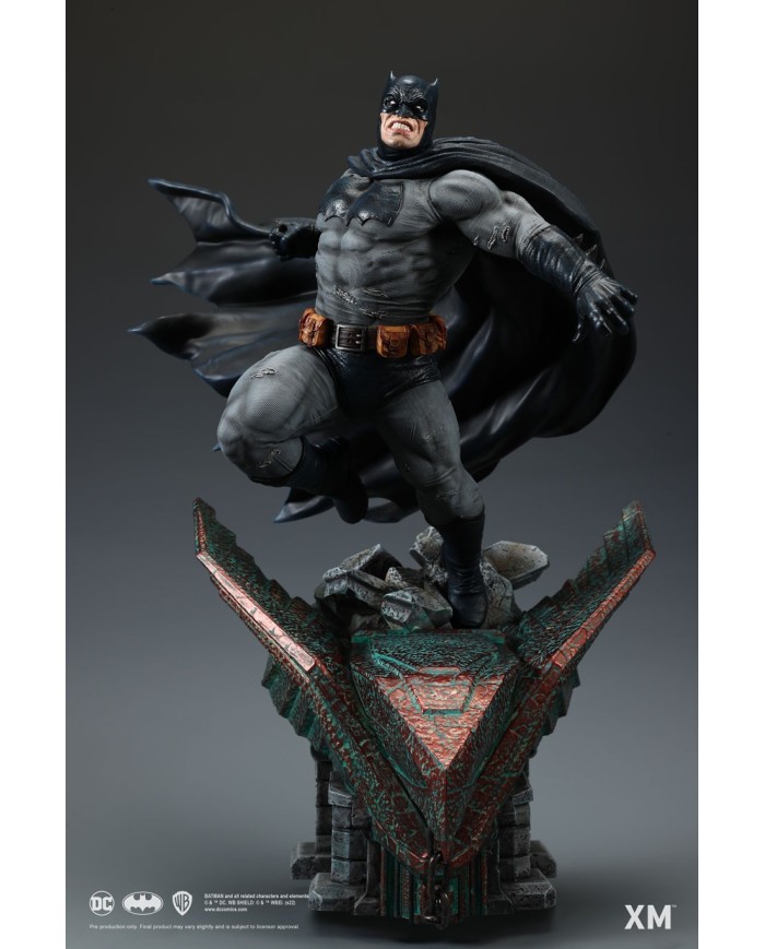 Batman: The Dark Knight Returns 1/4 Premium Collectibles Statue