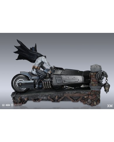 Batman: White Knight (Batcycle Edition) 1/4 Premium Collectibles Statue