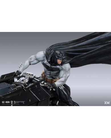 Batman: White Knight (Batcycle Edition) 1/4 Premium Collectibles Statue