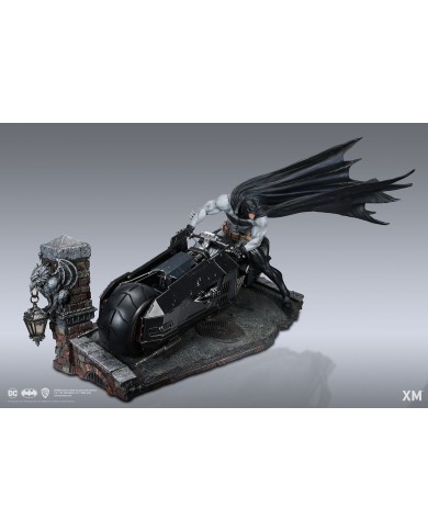 Batman: White Knight (Batcycle Edition) 1/4 Premium Collectibles Statue