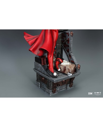 Harley Quinn (Batman: White Knight) - Regular Version 1/4 Scale Premium Collectibles Statue