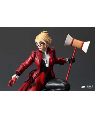 Harley Quinn (Batman: White Knight) - Regular Version 1/4 Scale Premium Collectibles Statue