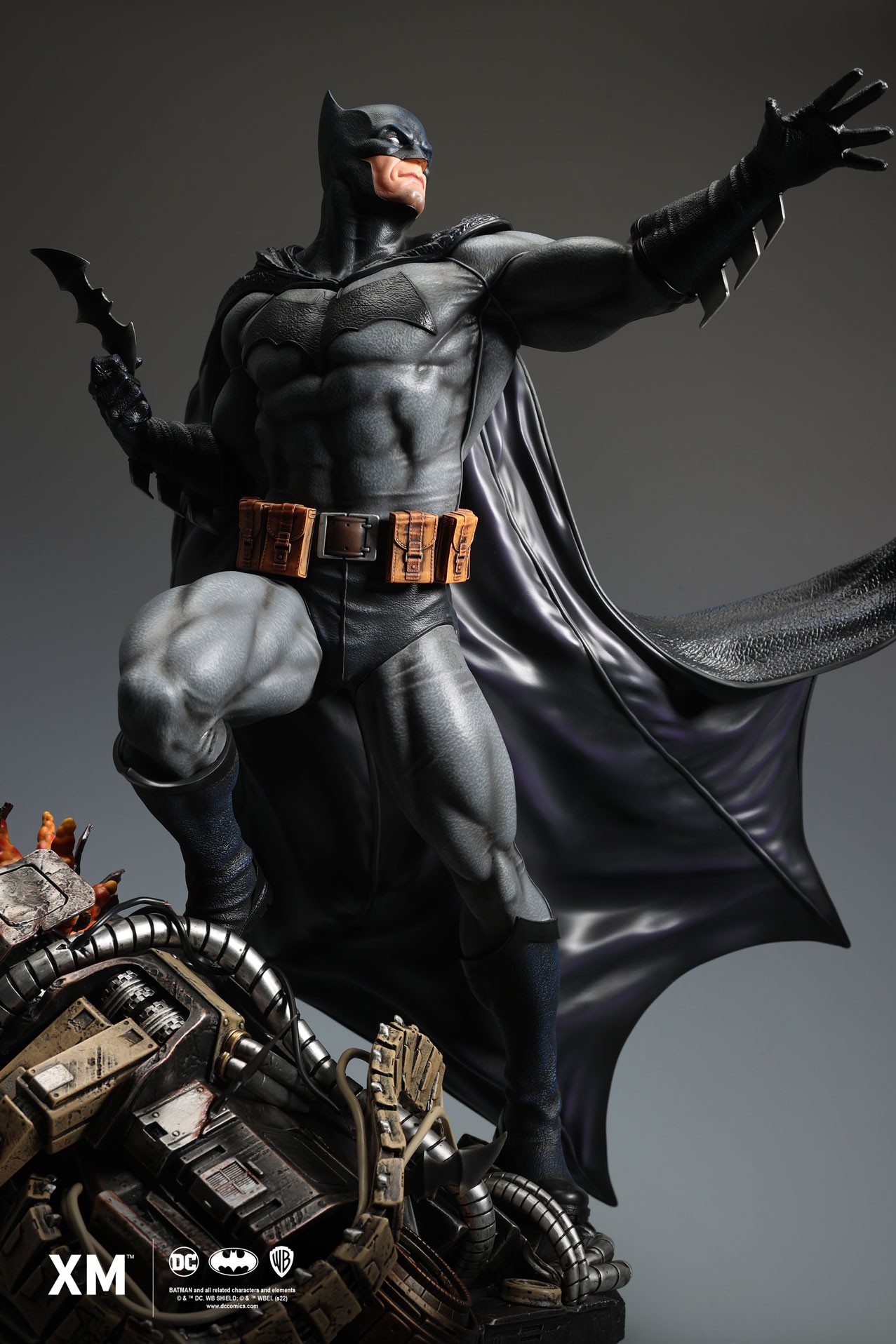 Batman - Classic - 1/4 Scale Premium Collectibles Statue - La Forja de  rivendel