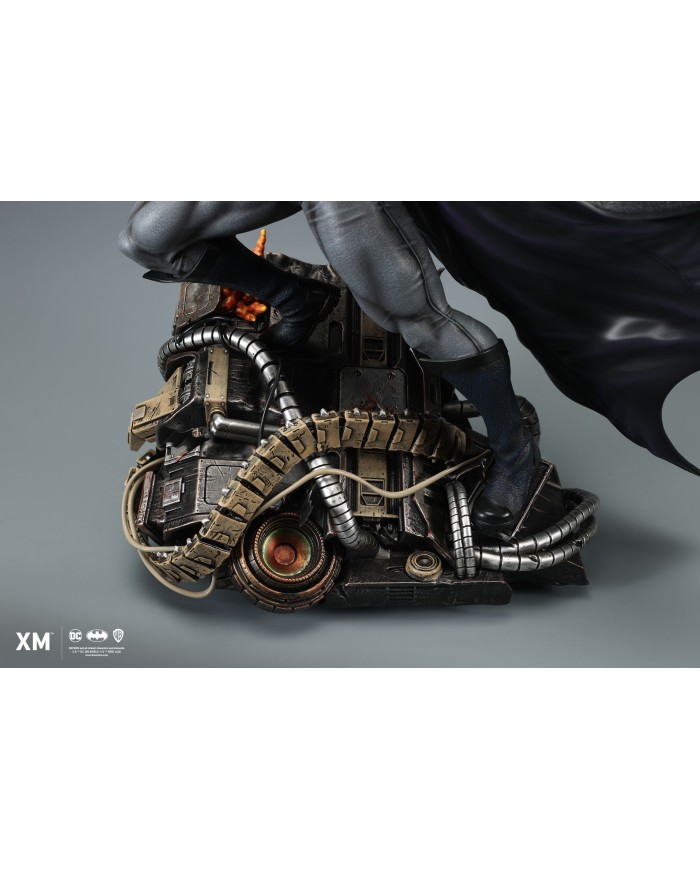 Batman - Classic - 1/4 Scale Premium Collectibles Statue