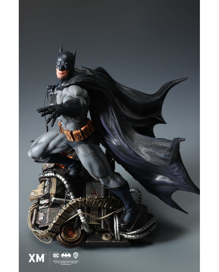 Batman - Classic - 1/4 Scale Premium Collectibles Statue
