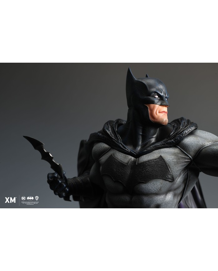 Batman - Classic - 1/4 Scale Premium Collectibles Statue