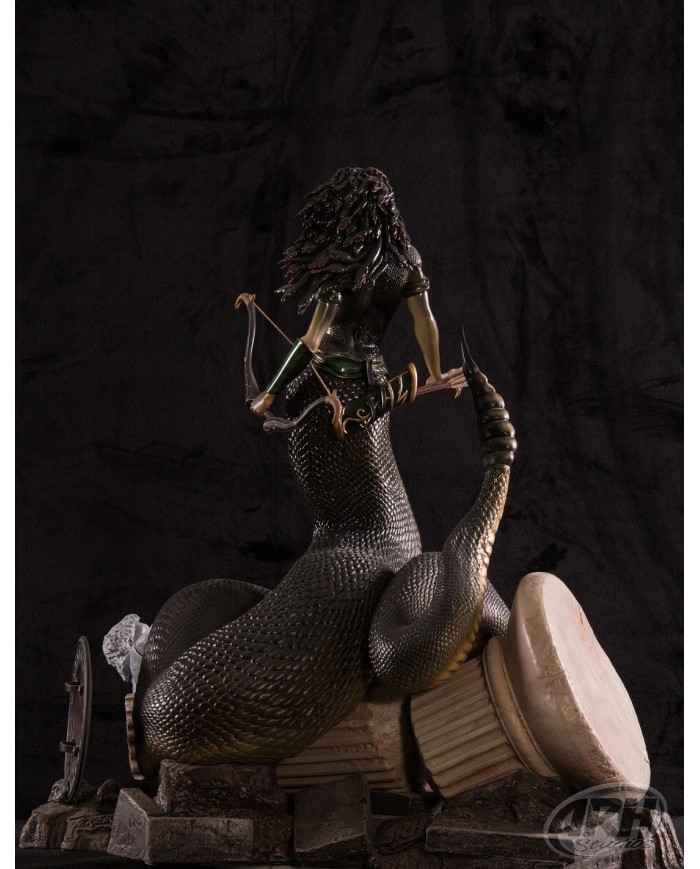 MEDUSA CURSE OF BEAUTY Polystone Statue ARH