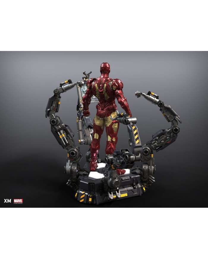 Iron Man (Suit Up) Ver B 1/4 Scale