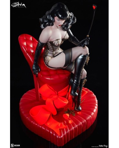 Love Hurts Bettie Page Estatua